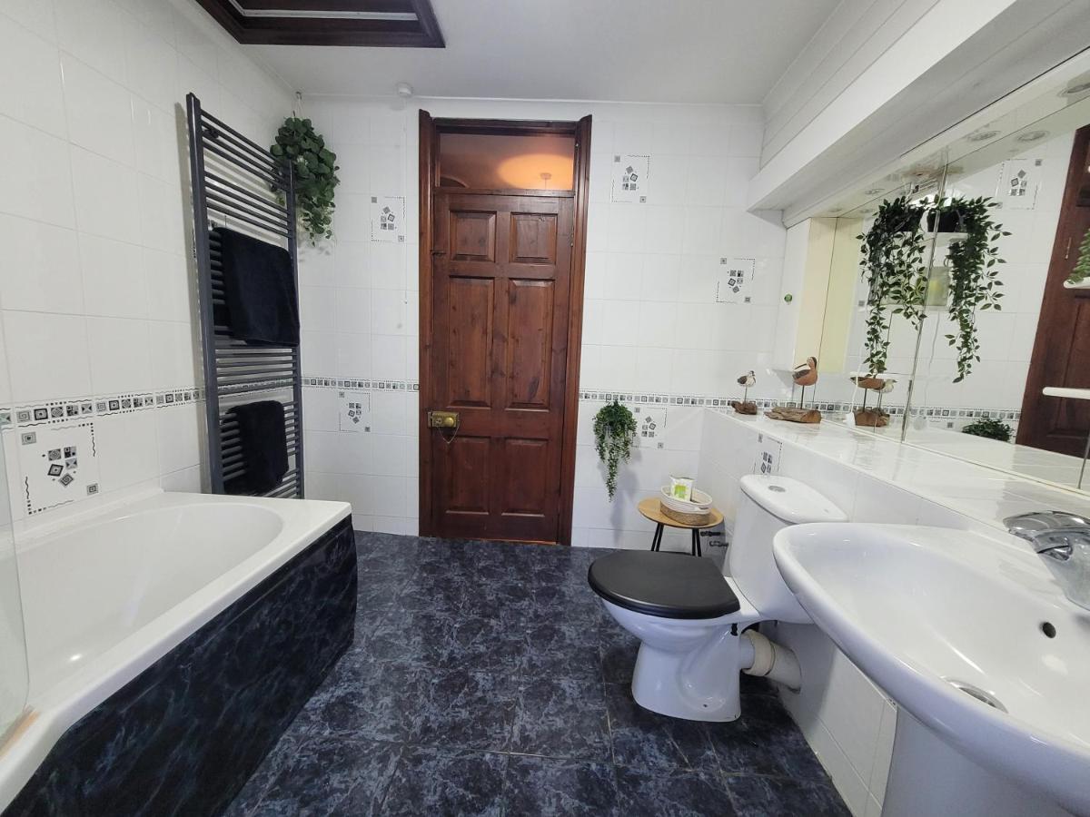 Farmhouse B&B Family Stay Or Romantic Break, On Our Smallholding Close To נארברת' מראה חיצוני תמונה